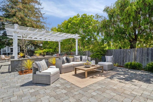 818 Crossway Road, Burlingame, CA 94010