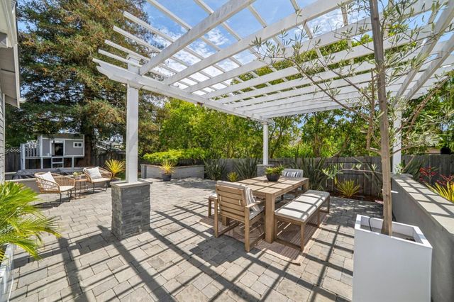 818 Crossway Road, Burlingame, CA 94010