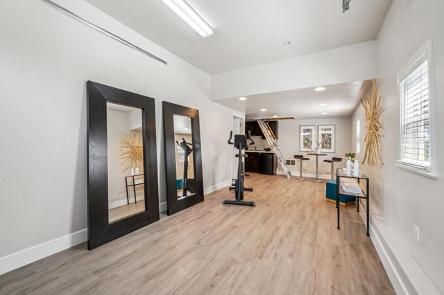818 Crossway Road, Burlingame, CA 94010