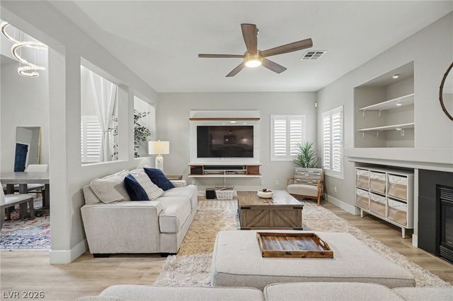 721 Pacific Cascades Drive, Henderson, NV 89012