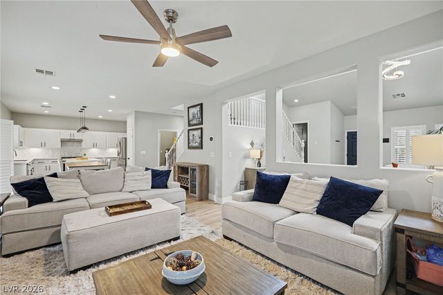 721 Pacific Cascades Drive, Henderson, NV 89012