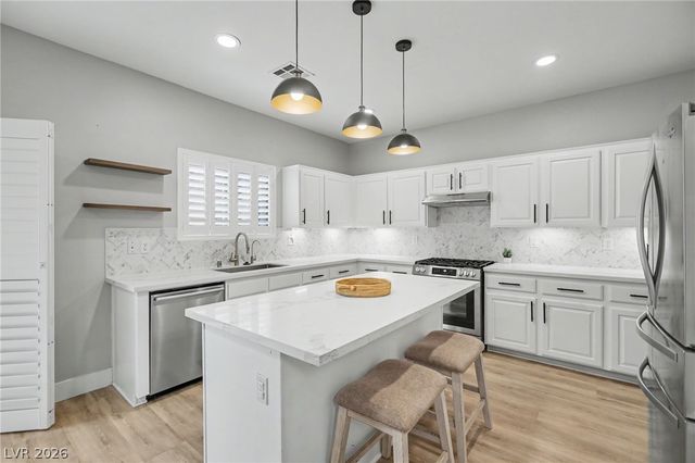 721 Pacific Cascades Drive, Henderson, NV 89012