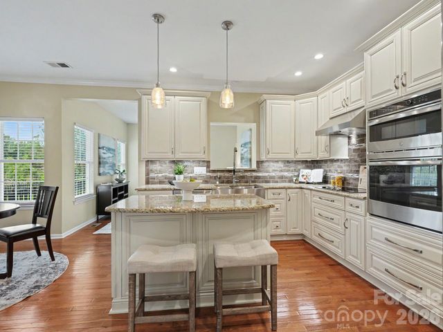 15505 Robsart Court, Charlotte, NC 28277