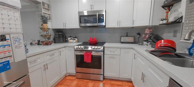 1080 Del Lago Circle 201, Sunrise, FL 33313