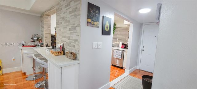 1080 Del Lago Circle 201, Sunrise, FL 33313