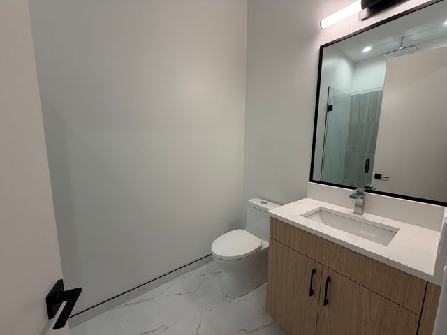 2127 W Madison Street 409, Chicago, IL 60612