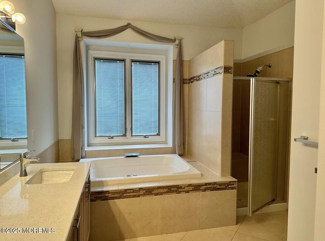 166 La Quinta Court, Holmdel, NJ 07733