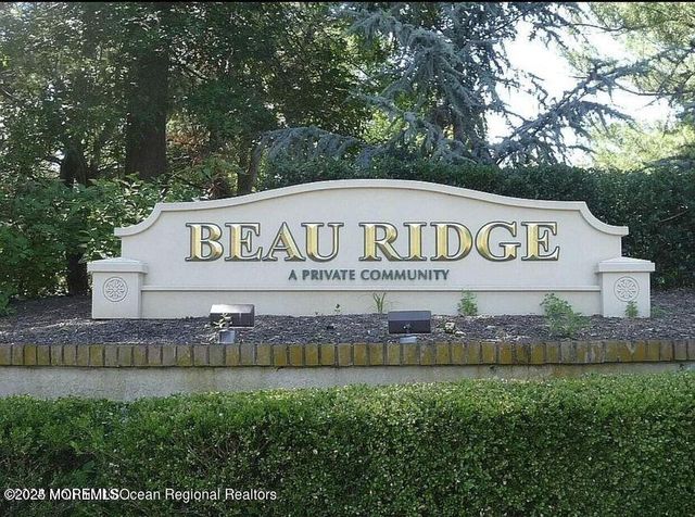 166 La Quinta Court, Holmdel, NJ 07733