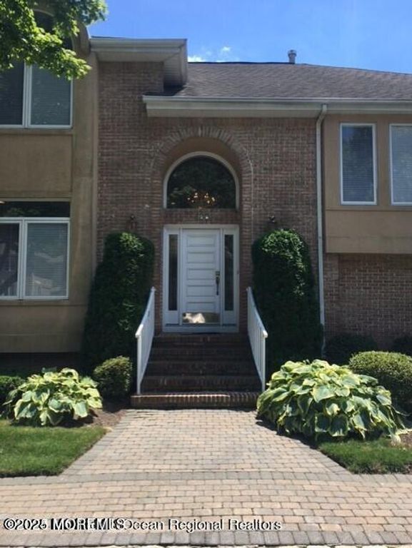 166 La Quinta Court, Holmdel, NJ 07733