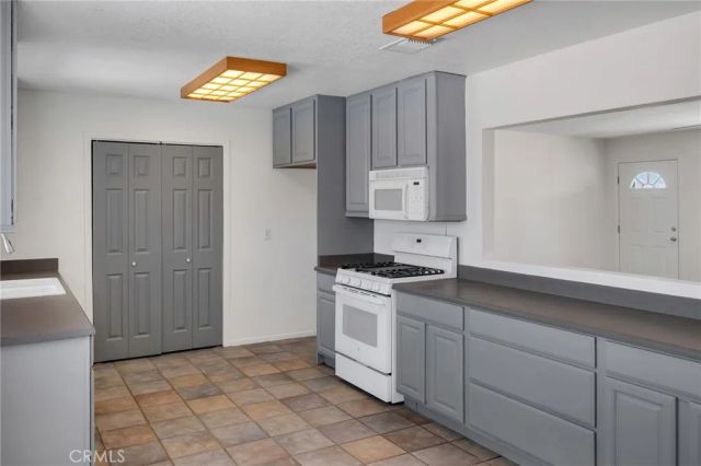 12736 Oasis, Pinon Hills, CA 92372