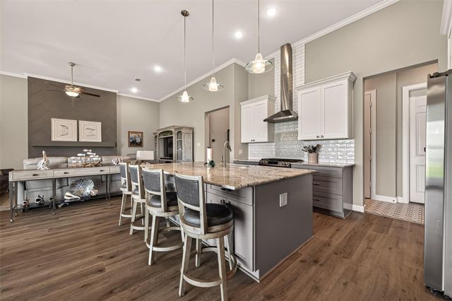 5208 Allen Cay Drive, Texas City, TX 77590
