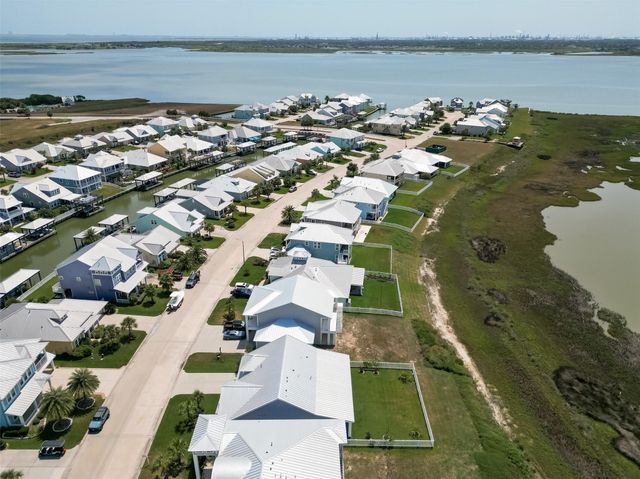 5208 Allen Cay Drive, Texas City, TX 77590