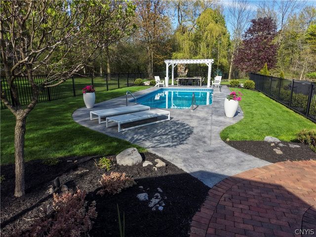 32 East Street, Skaneateles, NY 13152