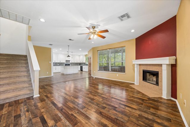 338 Spring Branch LOOP, Kyle, TX 78640