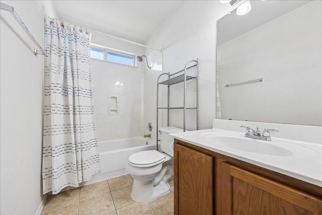 338 Spring Branch LOOP, Kyle, TX 78640
