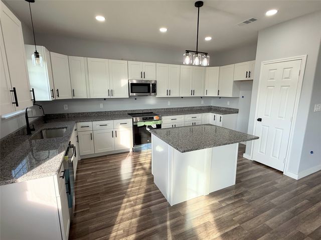 119 County Road 1725, Mt Pleasant, TX 75455