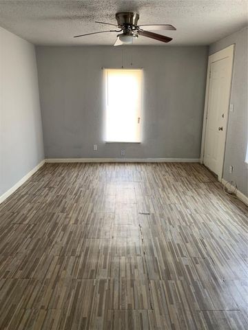 3116 Avenue L 1, Galveston, TX 77550