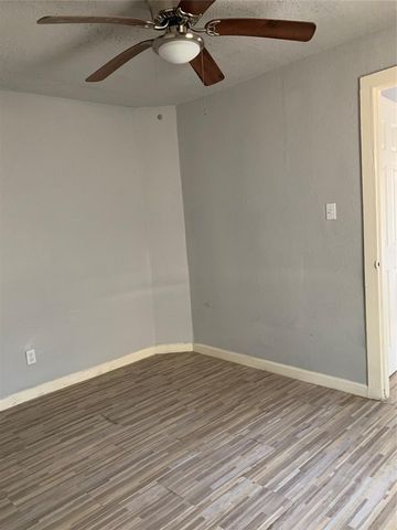 3116 Avenue L 1, Galveston, TX 77550