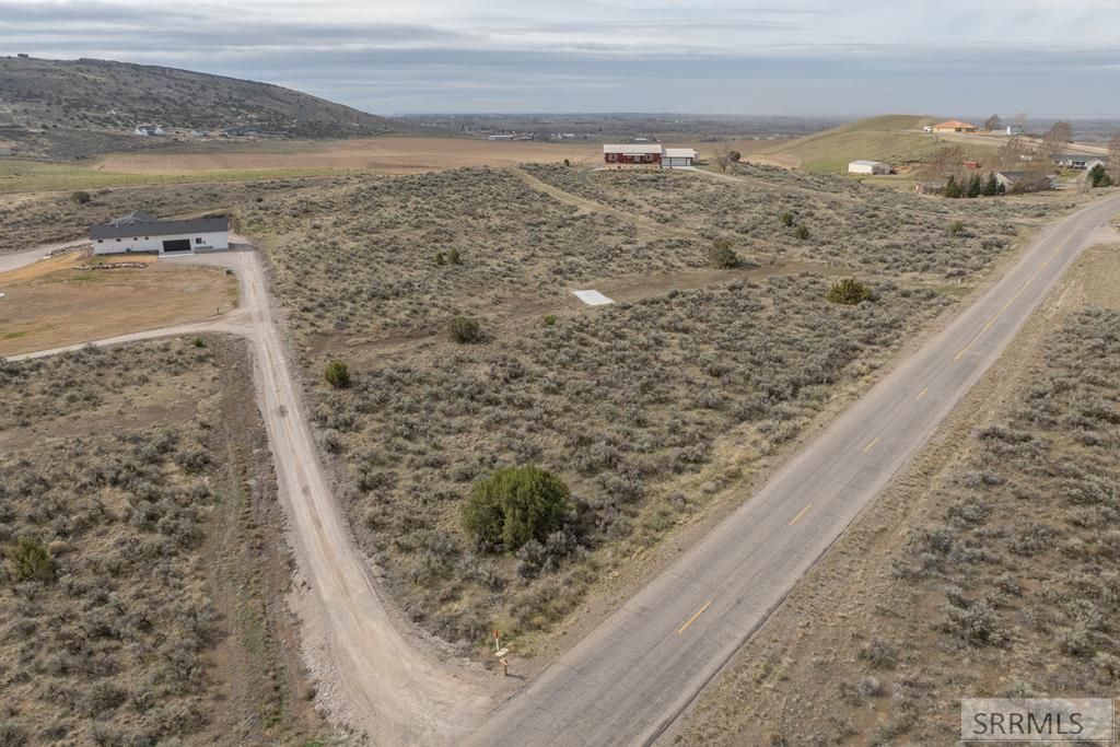 Image 13 of property listing at 1030 E Butte Road, Menan, ID 83434