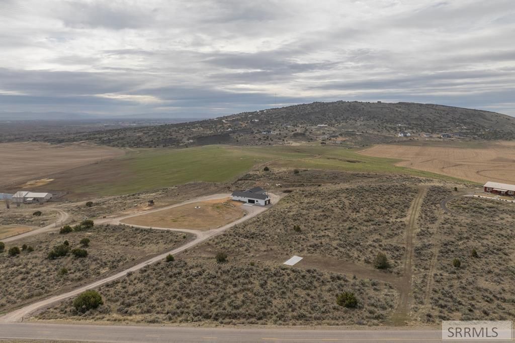 Image 3 of property listing at 1030 E Butte Road, Menan, ID 83434