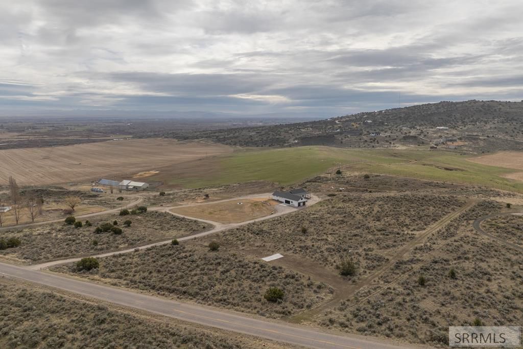 Image 4 of property listing at 1030 E Butte Road, Menan, ID 83434