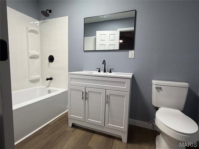 208 E High Street, Steelville, MO 65565