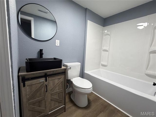 208 E High Street, Steelville, MO 65565