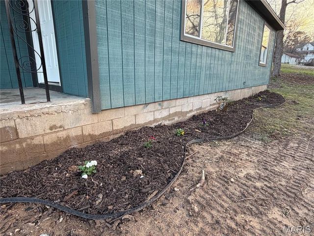 208 E High Street, Steelville, MO 65565