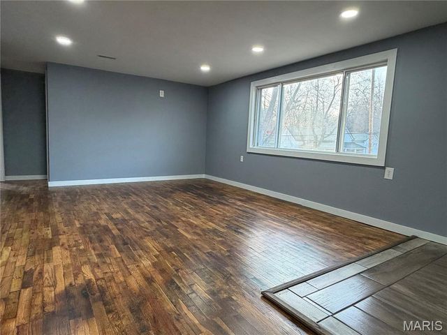 208 E High Street, Steelville, MO 65565