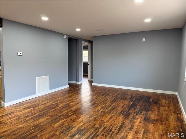 208 E High Street, Steelville, MO 65565