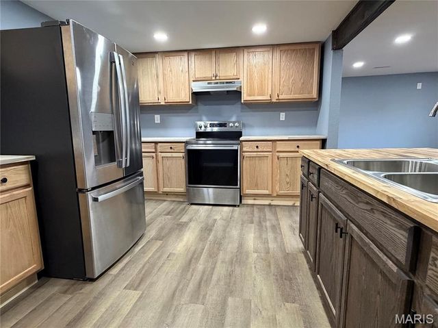 208 E High Street, Steelville, MO 65565