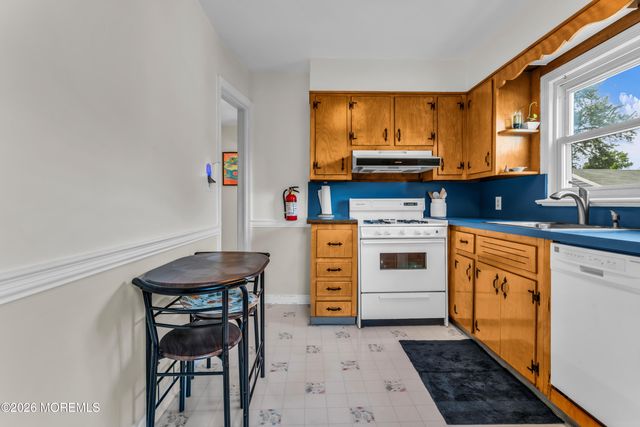 71 Claire Avenue, Woodbridge, NJ 07095