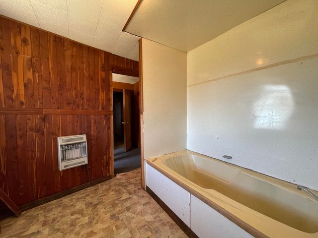 205 West Hamilton Avenue, Ava, MO 65608