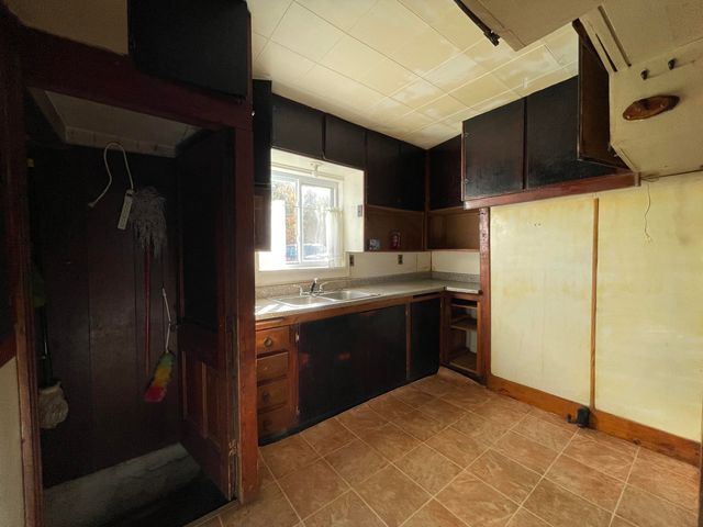 205 West Hamilton Avenue, Ava, MO 65608