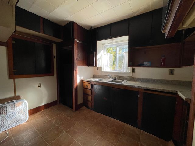 205 West Hamilton Avenue, Ava, MO 65608
