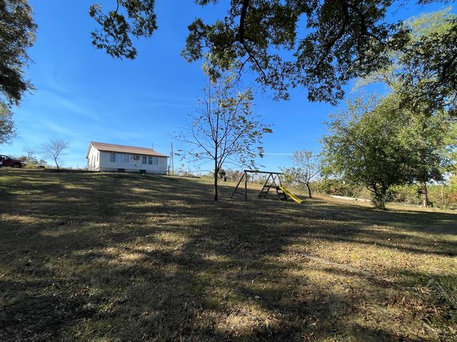 205 West Hamilton Avenue, Ava, MO 65608
