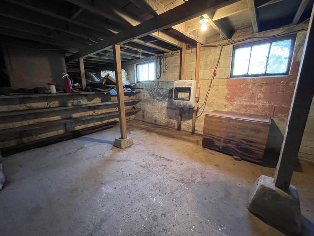 205 West Hamilton Avenue, Ava, MO 65608