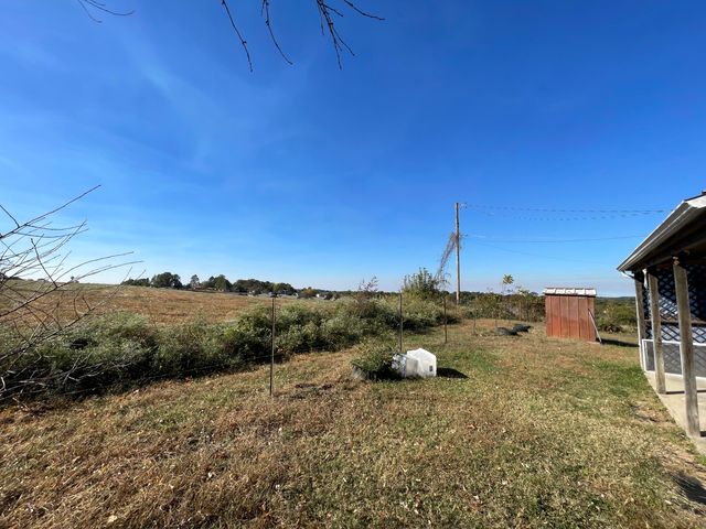 205 West Hamilton Avenue, Ava, MO 65608
