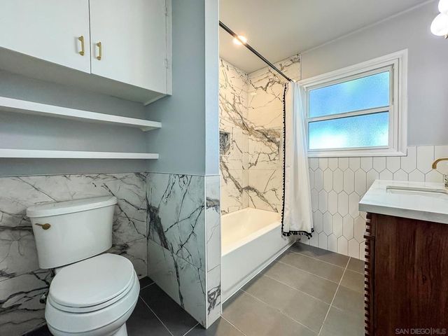 5011 E Mountain View Dr, San Diego, CA 92116