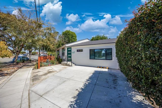 5011 E Mountain View Dr, San Diego, CA 92116