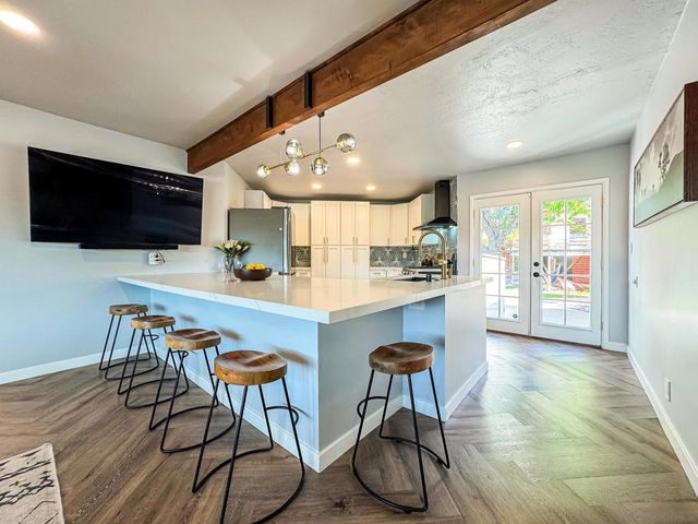 5011 E Mountain View Dr, San Diego, CA 92116