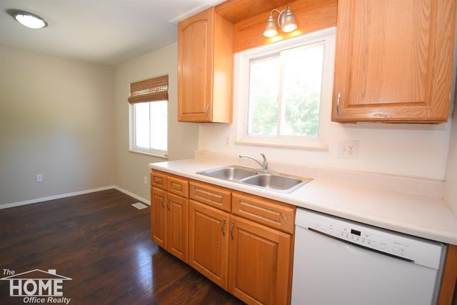 505 Wild Oak Lane, Perry, MI 48872