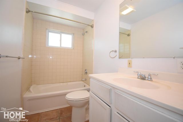 505 Wild Oak Lane, Perry, MI 48872