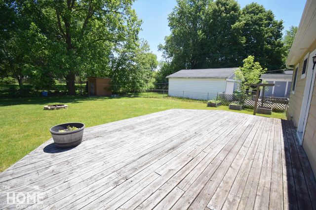 505 Wild Oak Lane, Perry, MI 48872