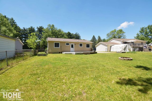 505 Wild Oak Lane, Perry, MI 48872