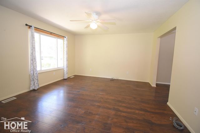 505 Wild Oak Lane, Perry, MI 48872