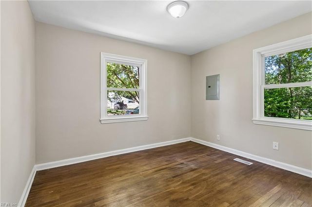 7730 Ruthven RD, Norfolk, VA 23505