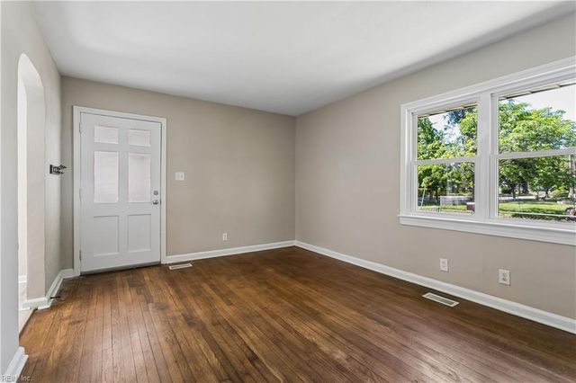 7730 Ruthven RD, Norfolk, VA 23505