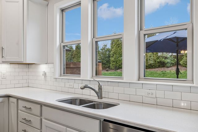 1727 Humphreys Gln, Spring Hill, TN 37174