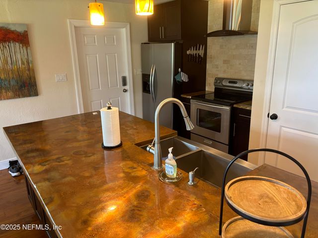 6001 BIRD ISLAND Drive, Lady Lake, FL 32159